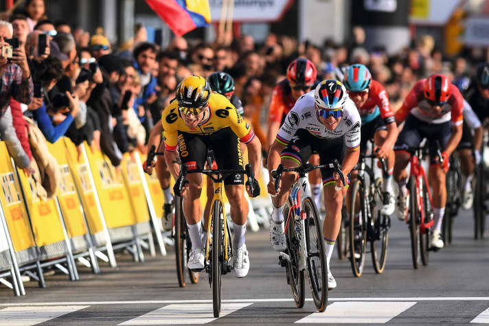 Auf Testfahrt: Bei der Katalonien-Rundfahrt im März lieferten sich Primoz Roglic und Remco Evenepoel packende Duelle. Fortsetzung in Italien?