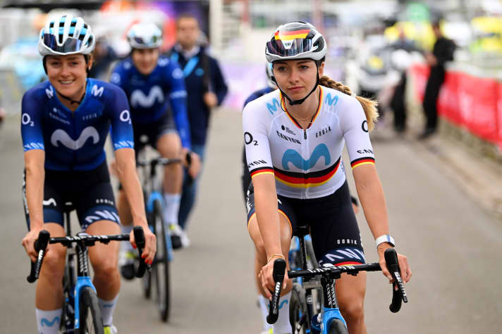 Seit 2023 fährt Liane Lippert für das Team Movistar. Ihr Meistertrikot aus dem Vorjahr konnte sie in Bad Dürrheim jedoch verteidigen.