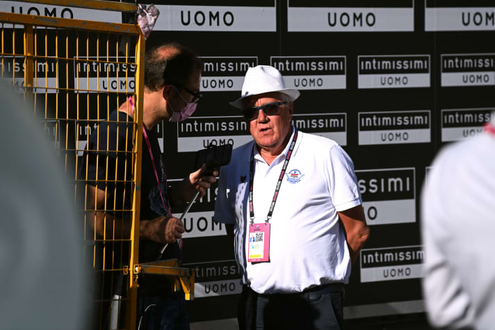 Patrick Lefevere, Teammanager von Soudal - Quick Step, räumte teamintern zwar Gespräche mit anderen Teams ein, wies aber “konkrete Pläne” zurück.