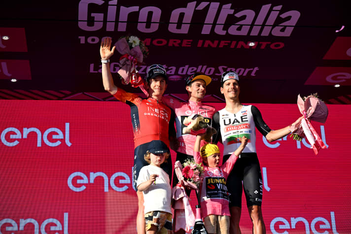 Das Podium beim Giro d’Italia 2023 (von links nach rechts): Geraint Thomas, Primoz Roglic, Joao Almeida
