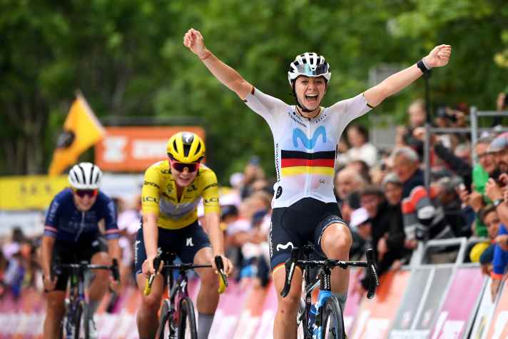 Vor zwei Jahren gewann Lippert, damals im Trikot der Deutschen Meisterin, eine Etappe der Tour de France - vor Lotte Kopecky (im Gelben Trikot)