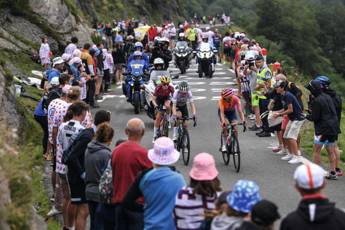 Les trois grandes dans la finale du Tourmalet : Demi Vollering, Annemiek van Vleuten et Kasia Niewiadoma (de gauche à droite)
