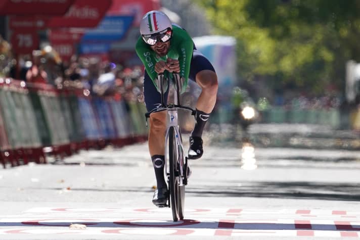 Der Italiener Filippo Ganna ragt vor allem durch seine Zeitfahrqualitäten bei Straßenrennen heraus, auf der Bahn ist er ebenfalls erfolgreich