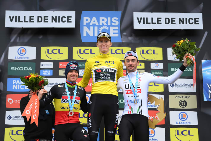 Le podium final de Paris-Nice 2024 (de gauche à droite) : Remco Evenepoel (deuxième), Matteo Jorgenson (premier), Brandon McNulty (troisième)