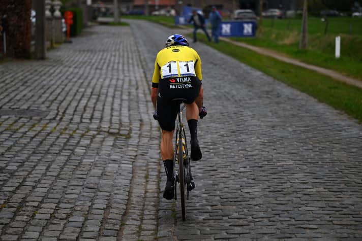 Vergebliche Verfolgung: Wout van Aert kann Mathieu van der Poel nicht mehr einholen