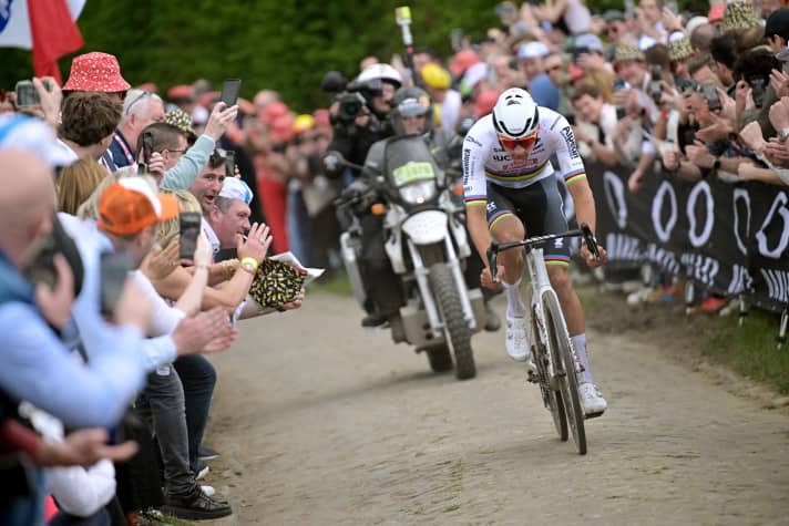 No rider was able to respond to Mathieu van der Poel's attack 60 kilometres from the finish