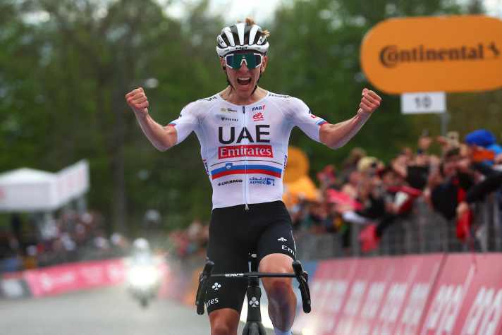 Tadej Pogacar remporte la deuxième étape du Giro.