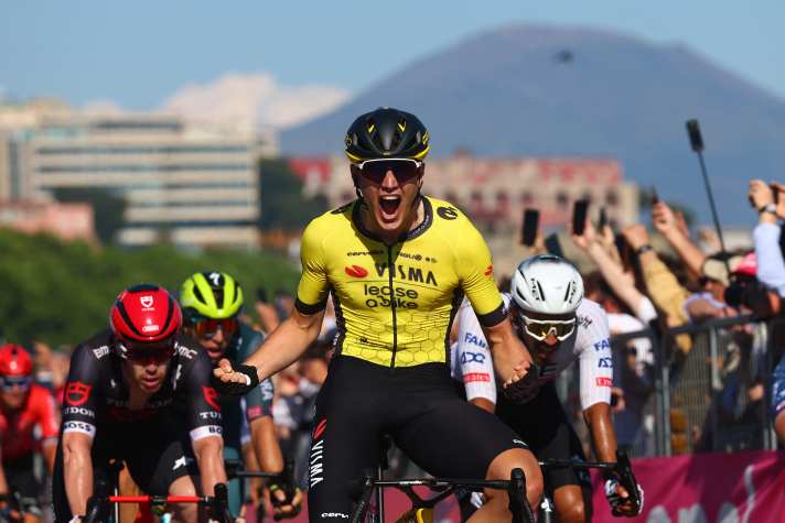 En 2024, la 9ème étape du Giro d'Italia s'est terminée à Naples, remportée par Olav Kooij