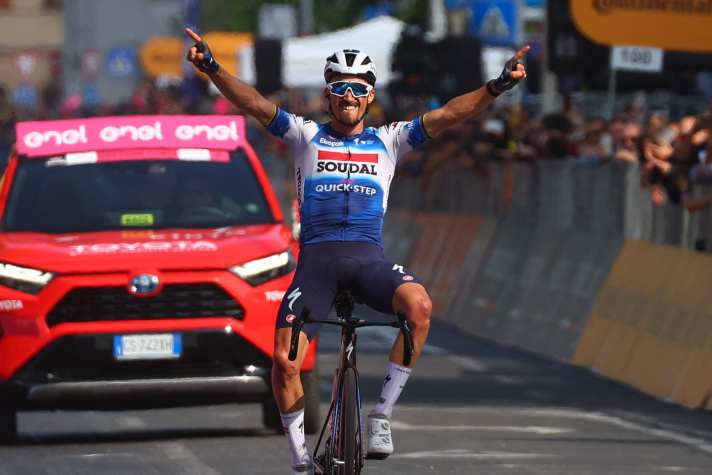 The superior winner on the 12th stage of the Giro d'Italia 2024: Julian Alaphilippe
