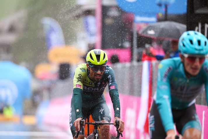 Daniel Felipe Martinez hängt Geraint Thomas ab und springt auf Platz zwei in der Gesamtwertung