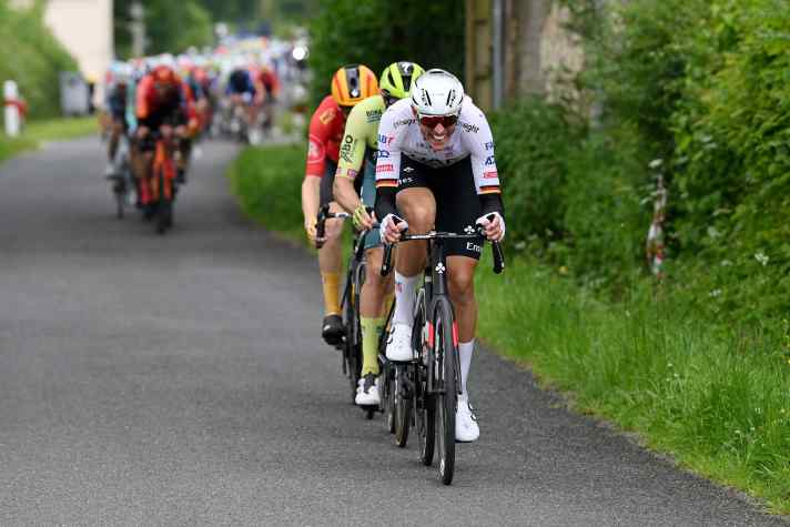 Einen überraschenden Angriff setzte kurz vor dem Ziel Nils Politt.
