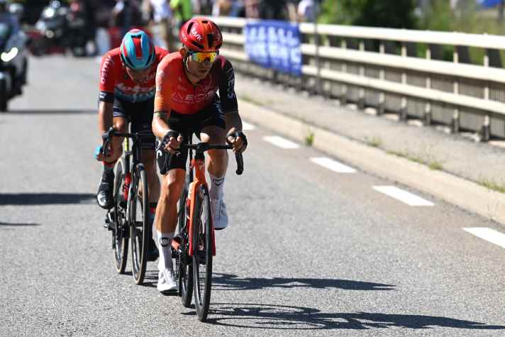 Attaque à 40 kilomètres de l'arrivée : Michal Kwiatkowski (devant)