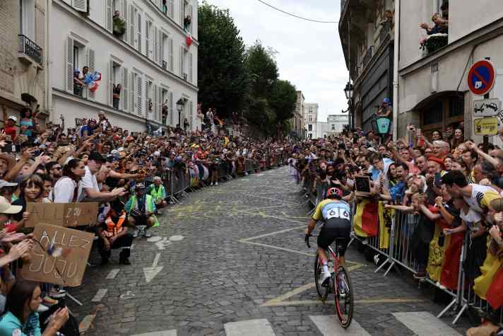 Ort der Sprinter-Auslese? Die Rue Lepic mit Remco Evenepoel, der hier im Vorjahr zum Olympiasieg kletterte
