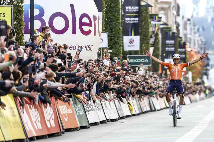 Jubelte im Vorjahr in Belgien über den WM-Titel im Gravel-Rennen: Mathieu van der Poel