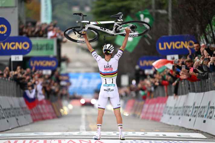A typical sight: Tadej Pogačar is usually only visible to his rivals from behind during the Tour of Lombardy - here he poses after the finish in Como in 2024