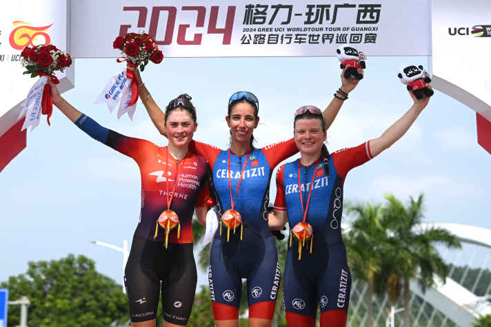 En 2024, Sandra Alonso (au centre) a triomphé lors du Tour de Guangxi féminin d'un jour.