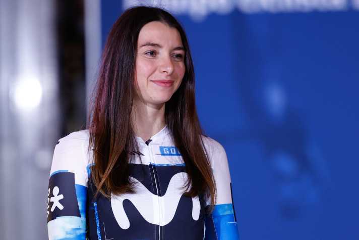 Liane Lippert im neuen Movistar-Trikot