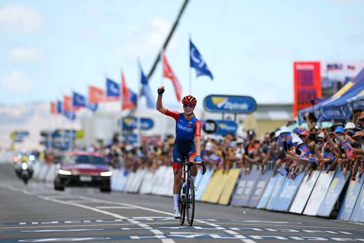 Daniek Hengeveld wins the first stage after a 50-kilometre solo