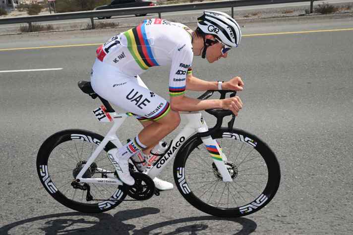 Tadej Pogačar sur son Colnago Y1Rs