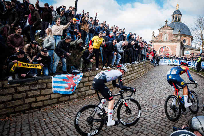 tristement célèbre : Le mur de Geraardsbergen, partie du parcours de l'Omloop