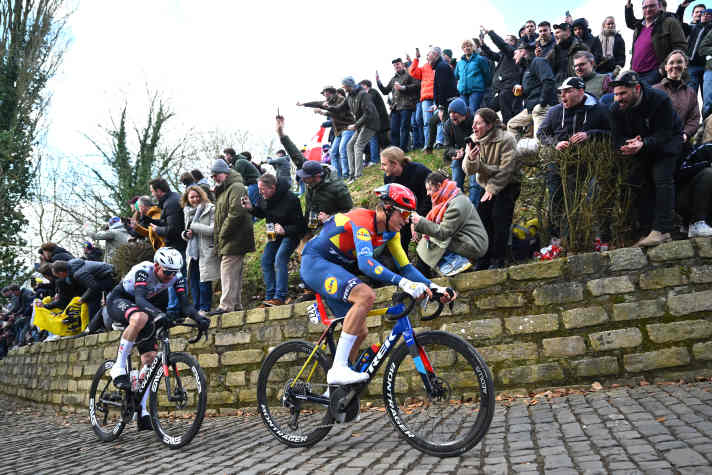 Tim Wellens (à gauche), en particulier, a tenté de se détacher à plusieurs reprises dans les courtes ascensions en 2025, mais le Belge n'y est pas parvenu.