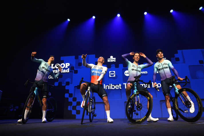 The somewhat different team: The racers around Slovakian champion Lukas Kubis (second from left) at the presentation of the Omloop Het Nieuwsblad race