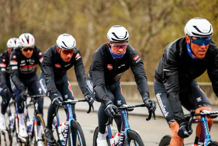 La 6ème étape de 209 kilomètres a également été humide dans Paris-Nice.