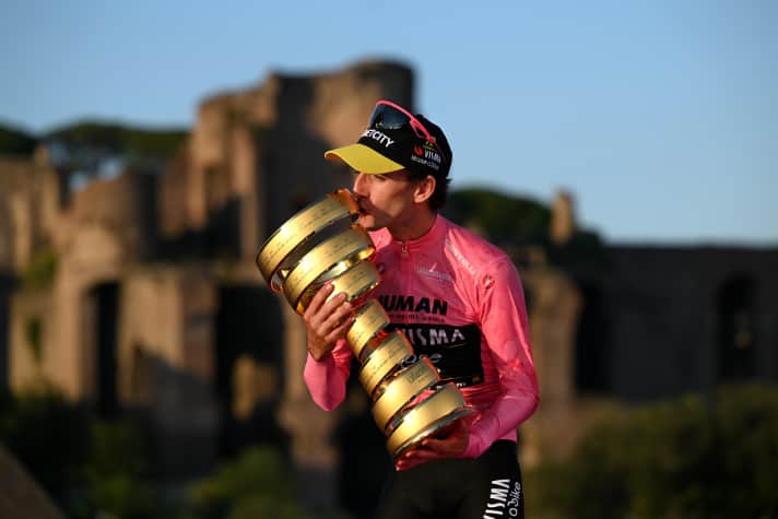 Simon Yates a remporté le Tour d'Italie 2025 - pour un bon déroulement du Giro, l'organisateur et les équipes devraient se mettre d'accord rapidement