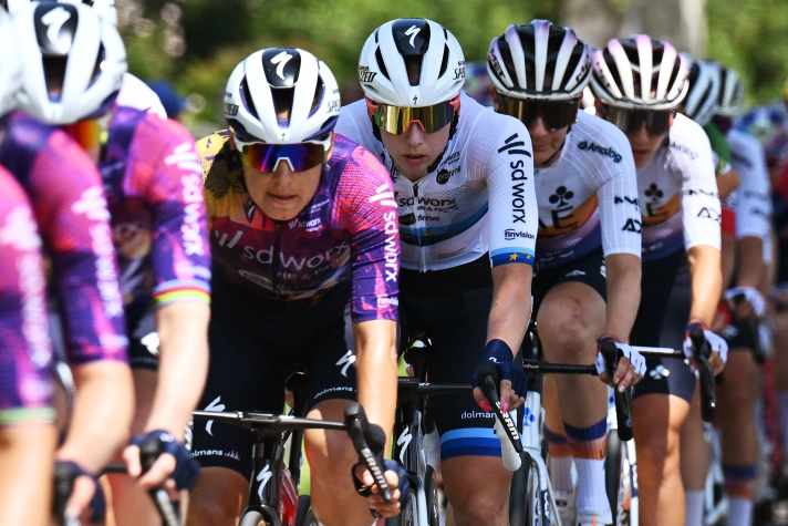 Un train de sprint pour Lorena Wiebes signifie presque toujours la victoire pour l'équipe