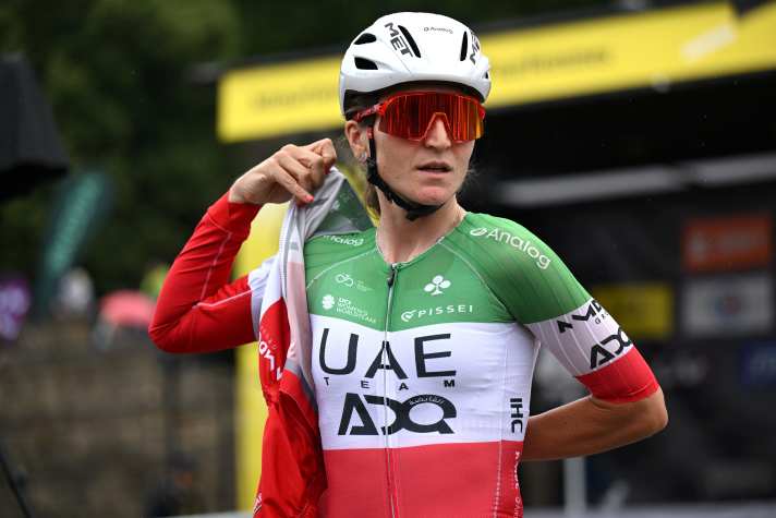 Proudly wearing the Italian national colours: Elisa Longo Borghini, current Italian champion