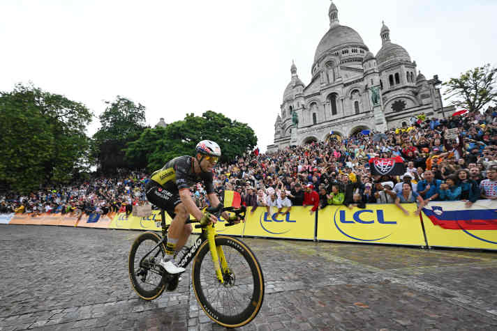 Wout van Aert (Team Visma - Lease a Bike) a remporté la première avec Montmartre lors de la dernière étape à Paris