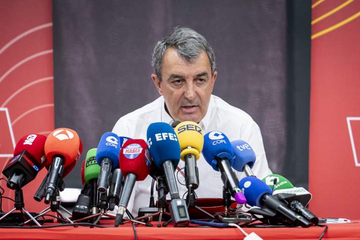 Der Direktor der Spanien-Rundfahrt, Javier Guillén, zeigte sich bei der Pressekonferenz nachdem auch die letzte Etappe abgebrochen werden musste besorgt um den Radsport