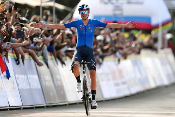 Trikottausch: U23-Weltmeister Lorenzo Finn wird mit dem Nachwuchsteam von Red Bull-Bora-hansgrohe an den Start gehen und nicht im Azurblau des italienischen Nationalteams