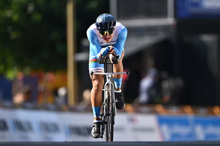 Shortly after the World Championships, Proskuryakov took part in the junior races at the European Championships