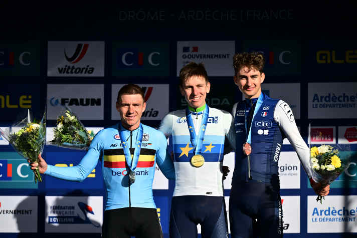 Podium of the men's elite road race (from left to right): Second place Remco Evenepoel, first place Tadej Pogačar, third place Paul Seixas