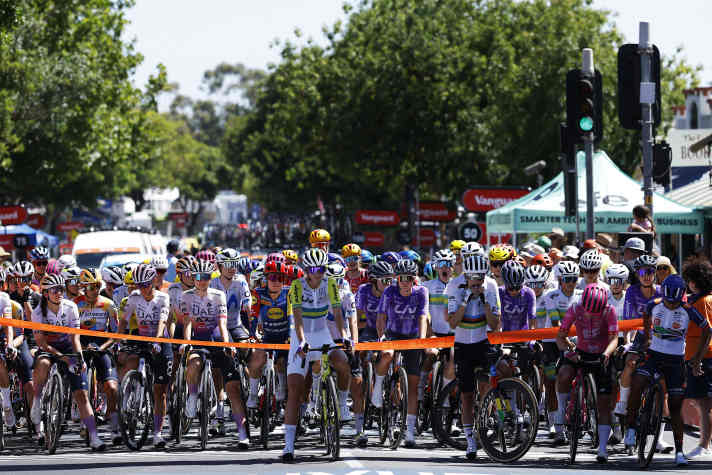 Un peloton de choc - Au départ de la One Day Race se trouvaient entre autres la gagnante du circuit Noemi Rüegg et la championne du monde Vallieres Magdeleine