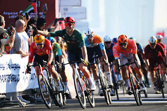 Pour lui, tout se passe comme sur des roulettes lors de l'UAE Tour 2026 : Jonathan Milan remporte également la 7e étape
