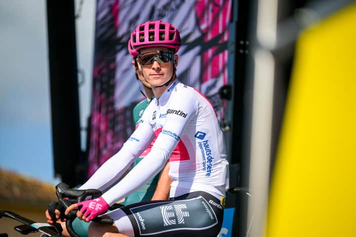 Georg Steinhauser (EF Education - EasyPost) rode in the white jersey of the best young rider for the first time.
