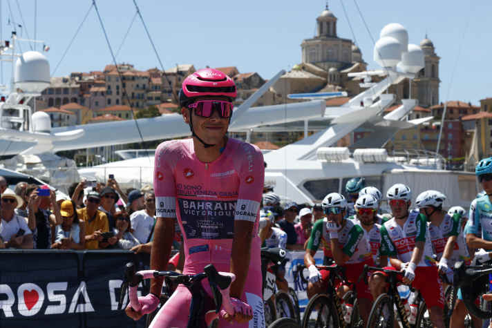 Afonso Eulálio (Bahrain Victorious) secured bonus seconds en route and extended his lead in the classification.