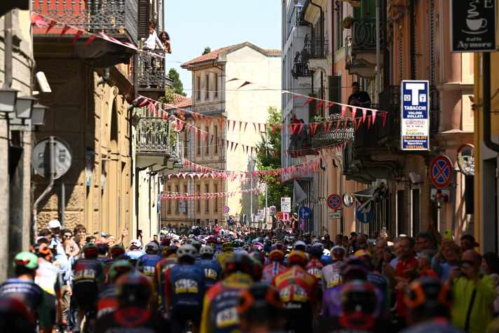 Das Hauptfeld ließ es auf der 13. Etappe des Giro d’Italia ruhig angehen.