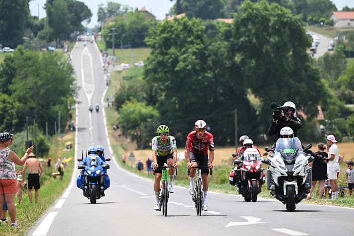 Die beiden Ausreißer des Tages Jakub Otruba (Caja Rural - Seguros RGA) und - Baptiste Veistroffer (Lotto – Intermarché).