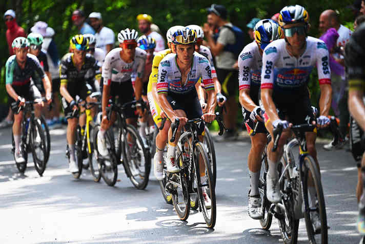 L'équipe Red Bull - BORA - hansgrohe s'est montrée très active en tête lors de la finale.