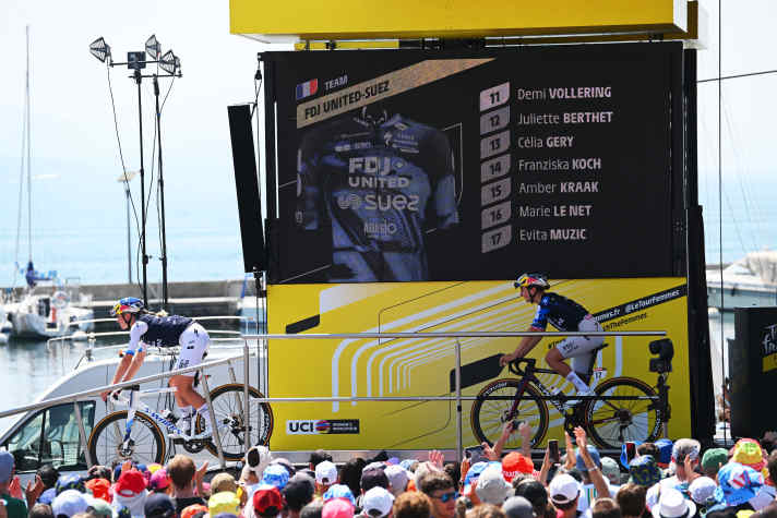 The FDJ United-SUEZ team, which includes Demi Vollering, will continue to ride Specialized in 2026