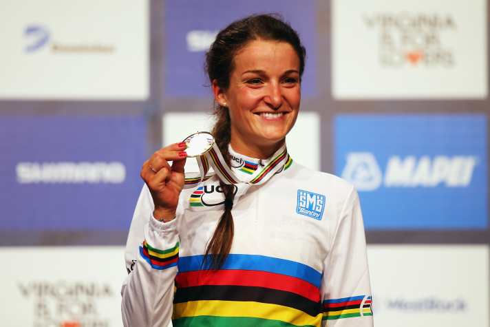 In 2015, Deignan drove to the world championship title in the USA