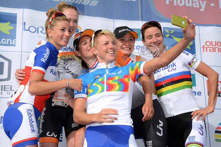 Glücklich und erfolgreich: Ferrand-Prévot fuhr schon 2014 an der Seite von Marianne Vos (rechts) beim niederländischen Rennstall Rabobank - dem Vorgänger ihres neuen Arbeitgebers Visma-Lease a Bike