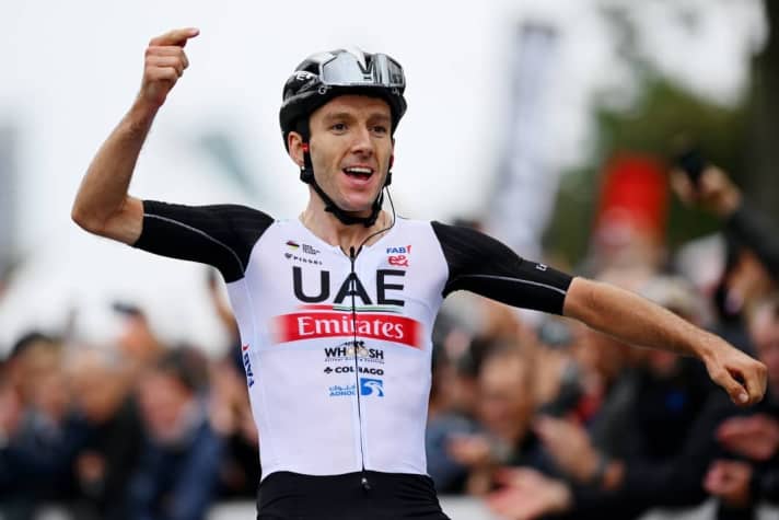 2023 trumpfte Adam Yates nicht nur bei Rundfahrten auf, er gewann auch das World-Tour-Eintagesrennen Grand Prix Cycliste de Montreal