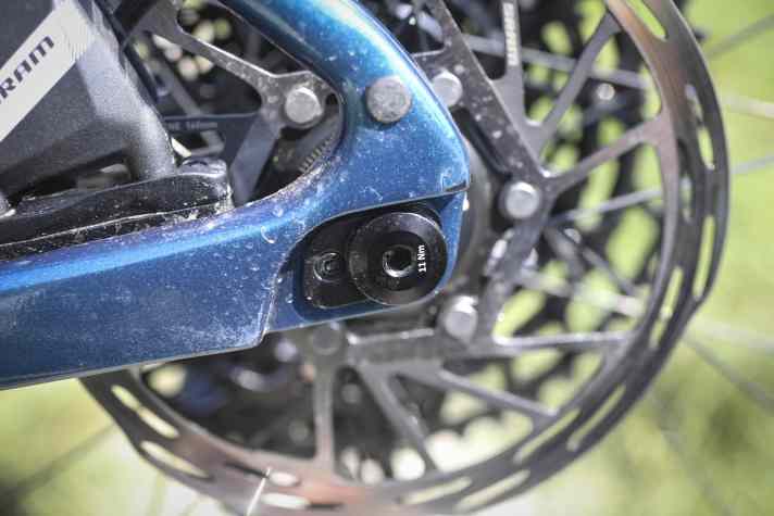 Variabel - Über diesen Flipchip lässt sich das Revolt X verkürzen. Auch in der langen Position ist der Spieltrieb hoch