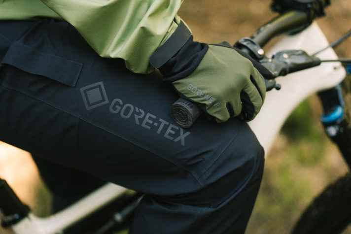 The sleeves are also adjustable at the hem to ensure a better fit