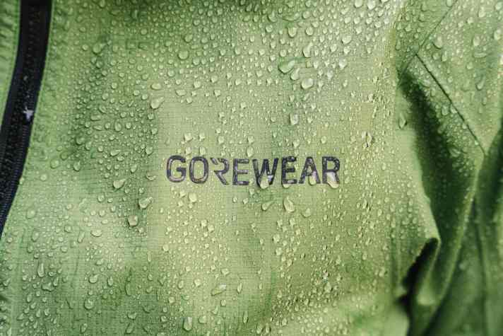 Gorewear uses the new and more sustainable Gore-Tex ePE material, which is designed to leave a smaller carbon footprint