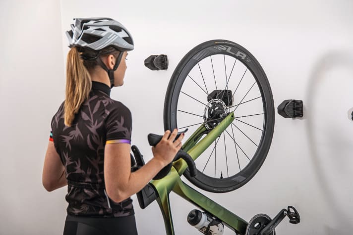 Wall mount for bikes: the Jaw from Hiplok